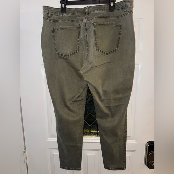 Lane Bryant Super Stretch Skinny Green Jeans. Size 20 - Picture 3 of 14
